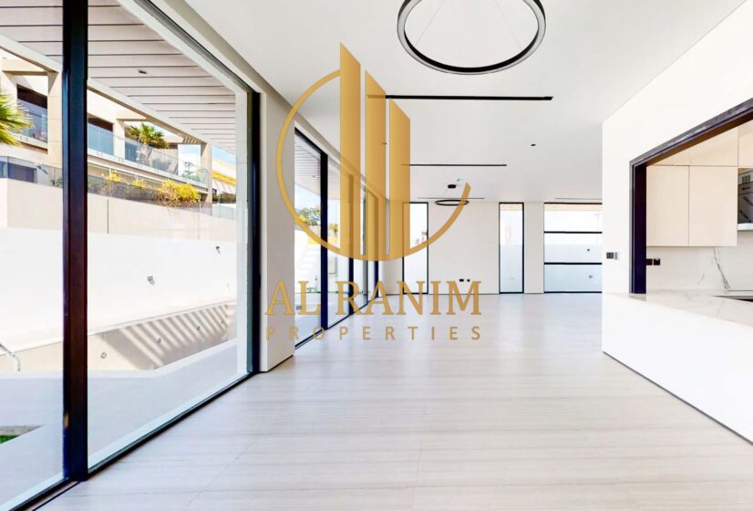 ULTRA- MODERN | READY SOON | PRIVATE POOL